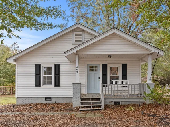606 Poplar Dr, Greer, SC 29651