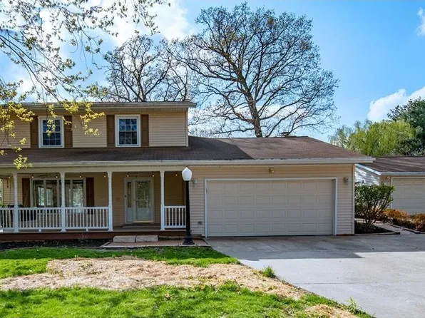 11860 83rd Ave, Blue Grass, IA 52726