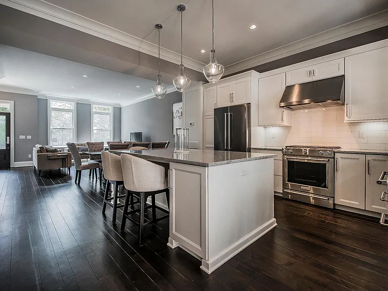 118 W Starr Ave — Photo 3