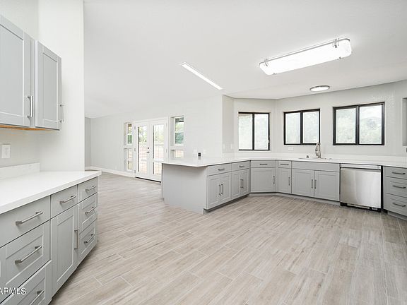4th image of 6832 W COUNTRY GABLES Drive