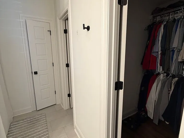 577 Meadow Crest Cir — Photo 5