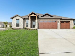 18435 W 195th Ter, Spring Hill, KS 66083
