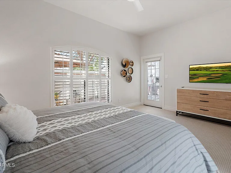 5805 N 24th Pl — Photo 17