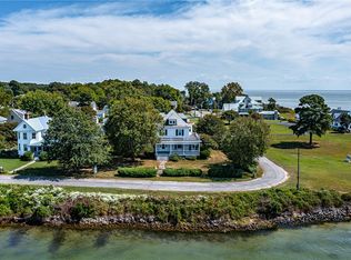 218 Fleeton Point Cir, Reedville, VA 22539