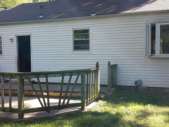 3rd image of 13118 Fuller Ave