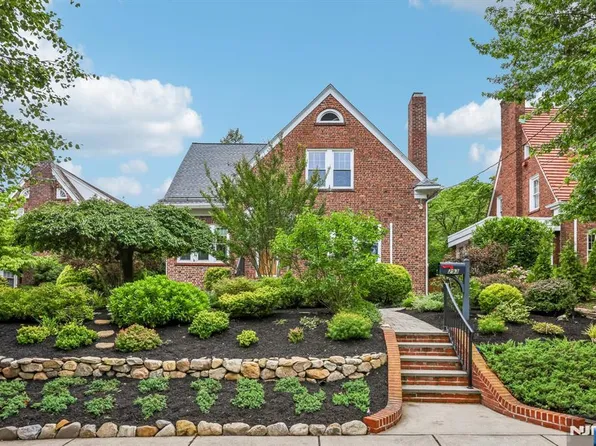 293 Euclid Ave, Hackensack, NJ 07601