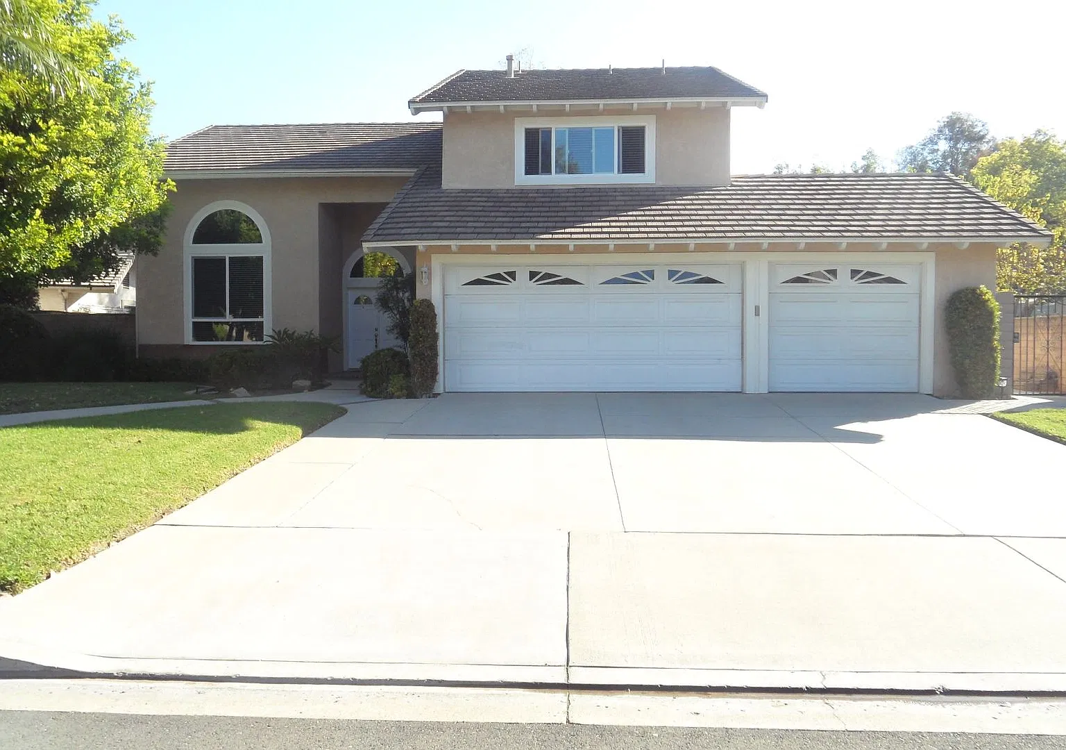 2 Story Cul-De-Sac 4 BD 3 BA 3 Car Garage — Photo 1