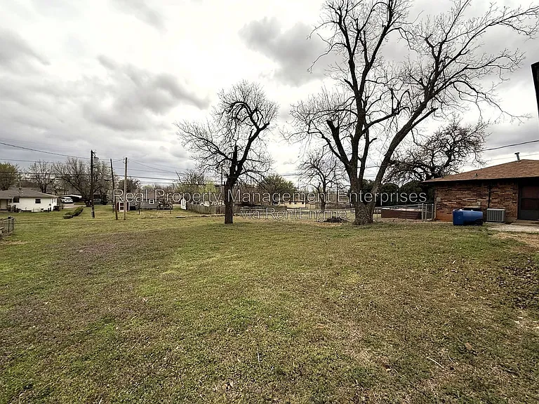 418 S Main Ave — Photo 15