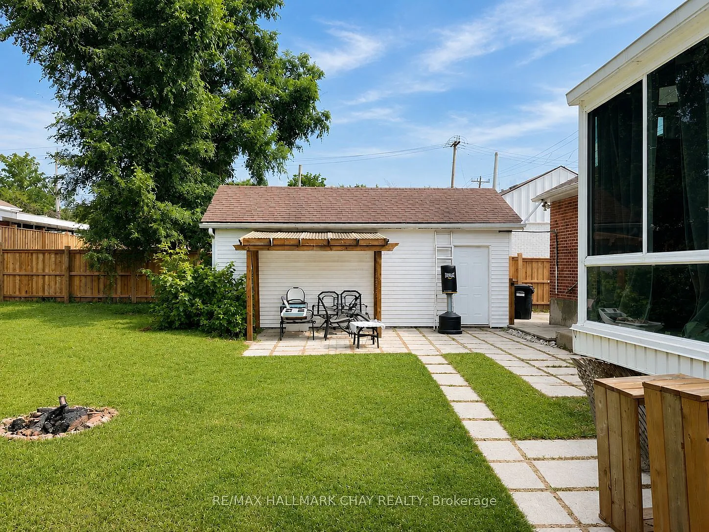 3 bed, $2,400 — Photo 2