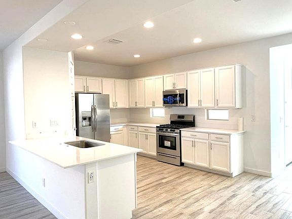 5th image of 2232 W Dunbar Dr
