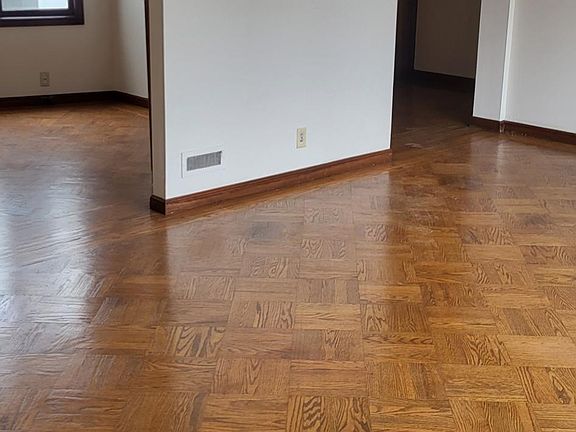 5th image of 1582 33rd Ave