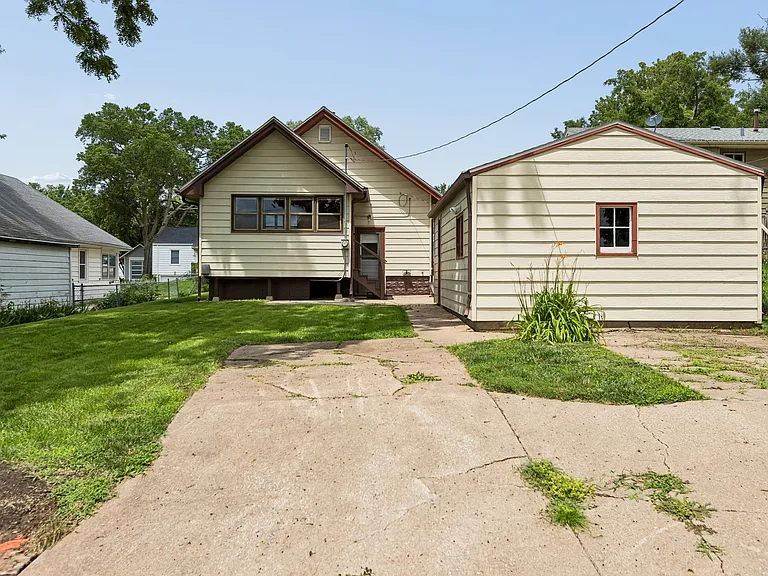 7911 Maywood St — Photo 31