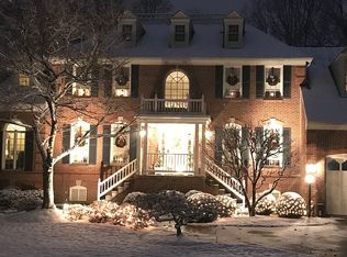 13423 Marble Rock Dr, Chantilly, VA 20151