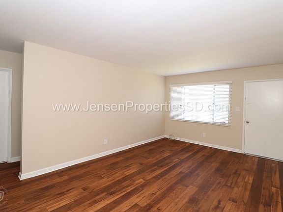4th image of 7376-7392 University Ave