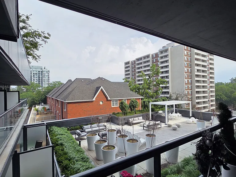 370 Martha St #301 — Photo 6