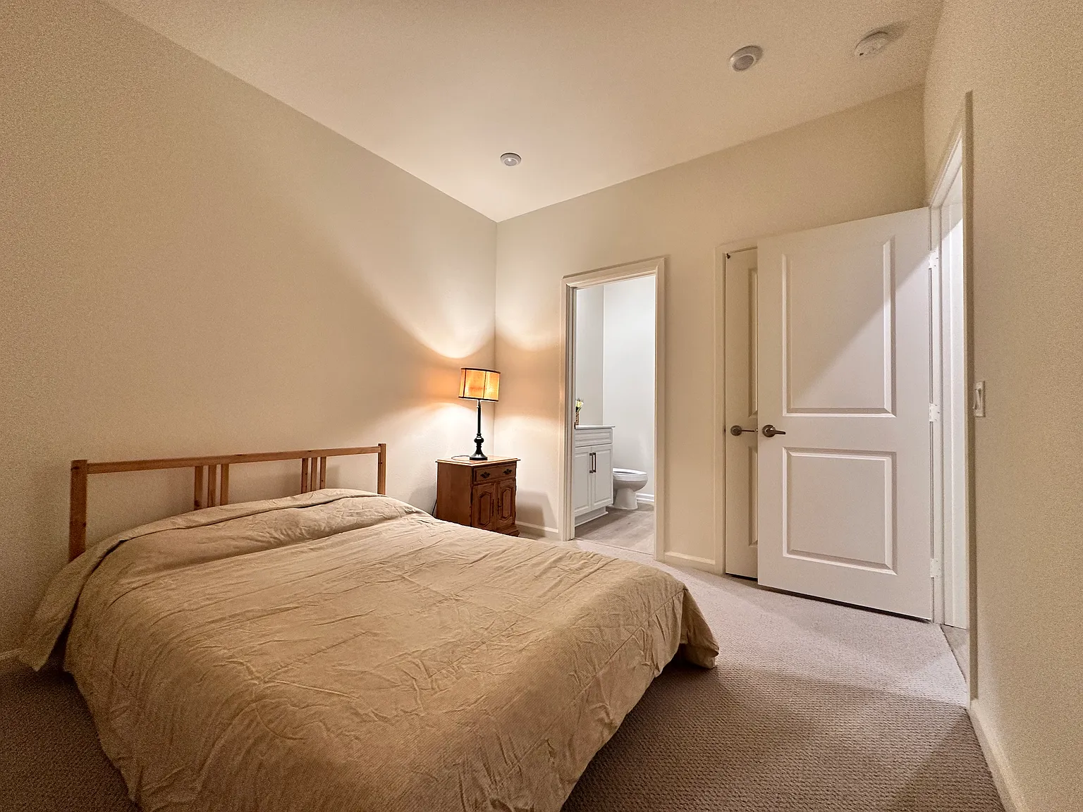 4 bed, 1843 sqft, $1,200 — Photo 1