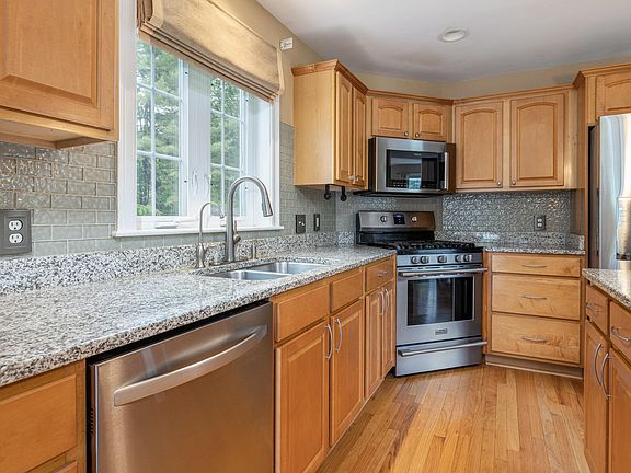 3rd image of 42 River Woods Drive