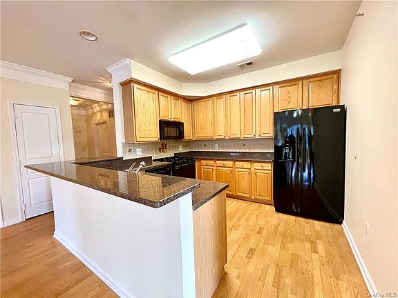 5th image of 28 N De Baun Ave Unit 301