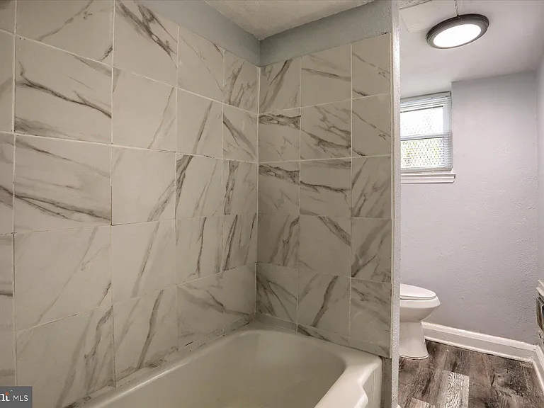 1323 N Kenwood Ave #1 — Photo 14