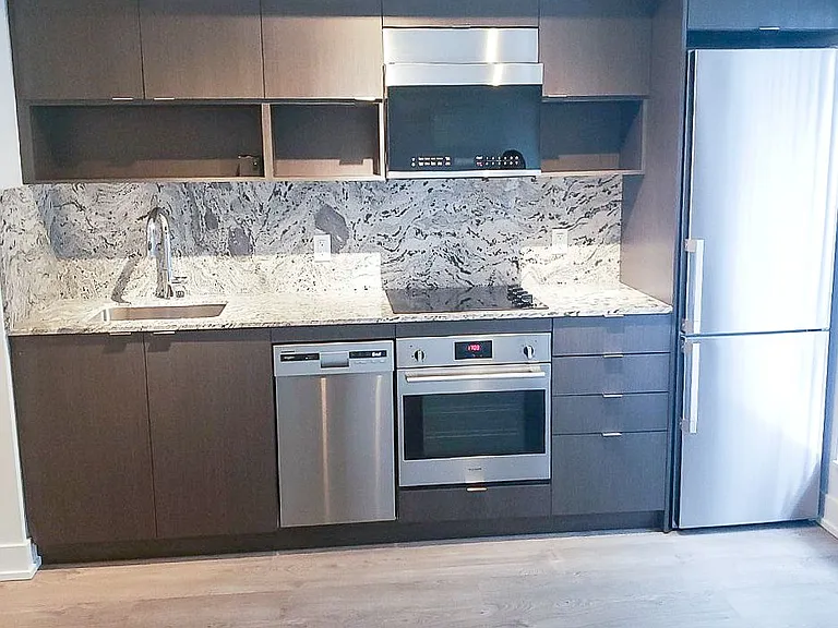 9 Mabelle Ave #625 — Photo 3