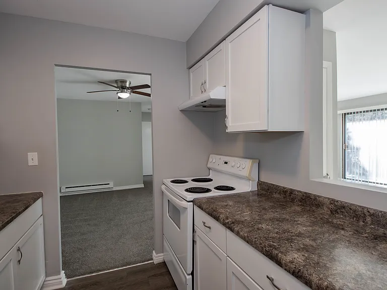State Street Apartment — Photo 7