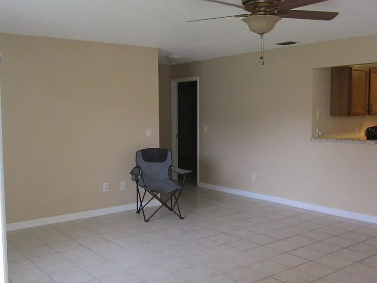 Travelers Palm Dr — Photo 10