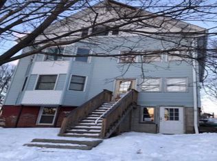 35 Maple St, Clinton, MA 01510