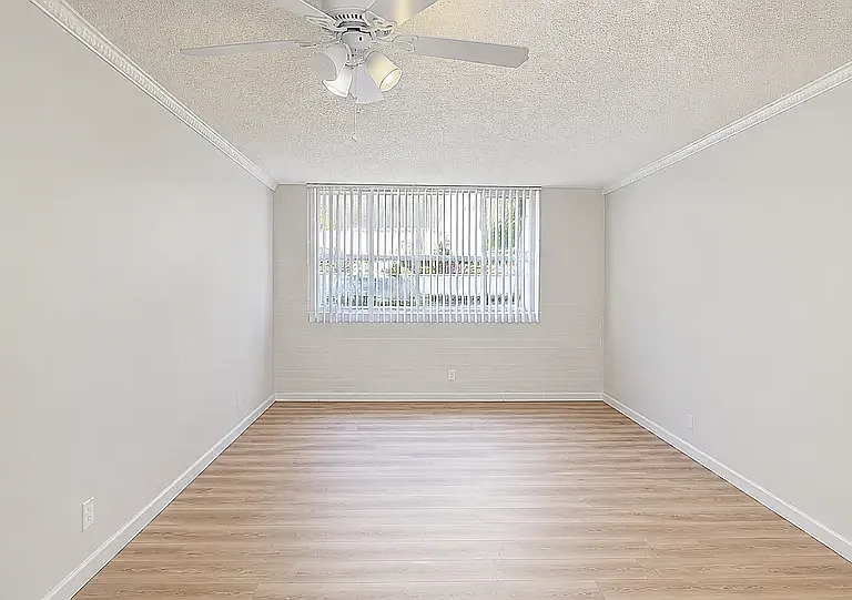 503 S La Fayette Park Pl #410 — Photo 3