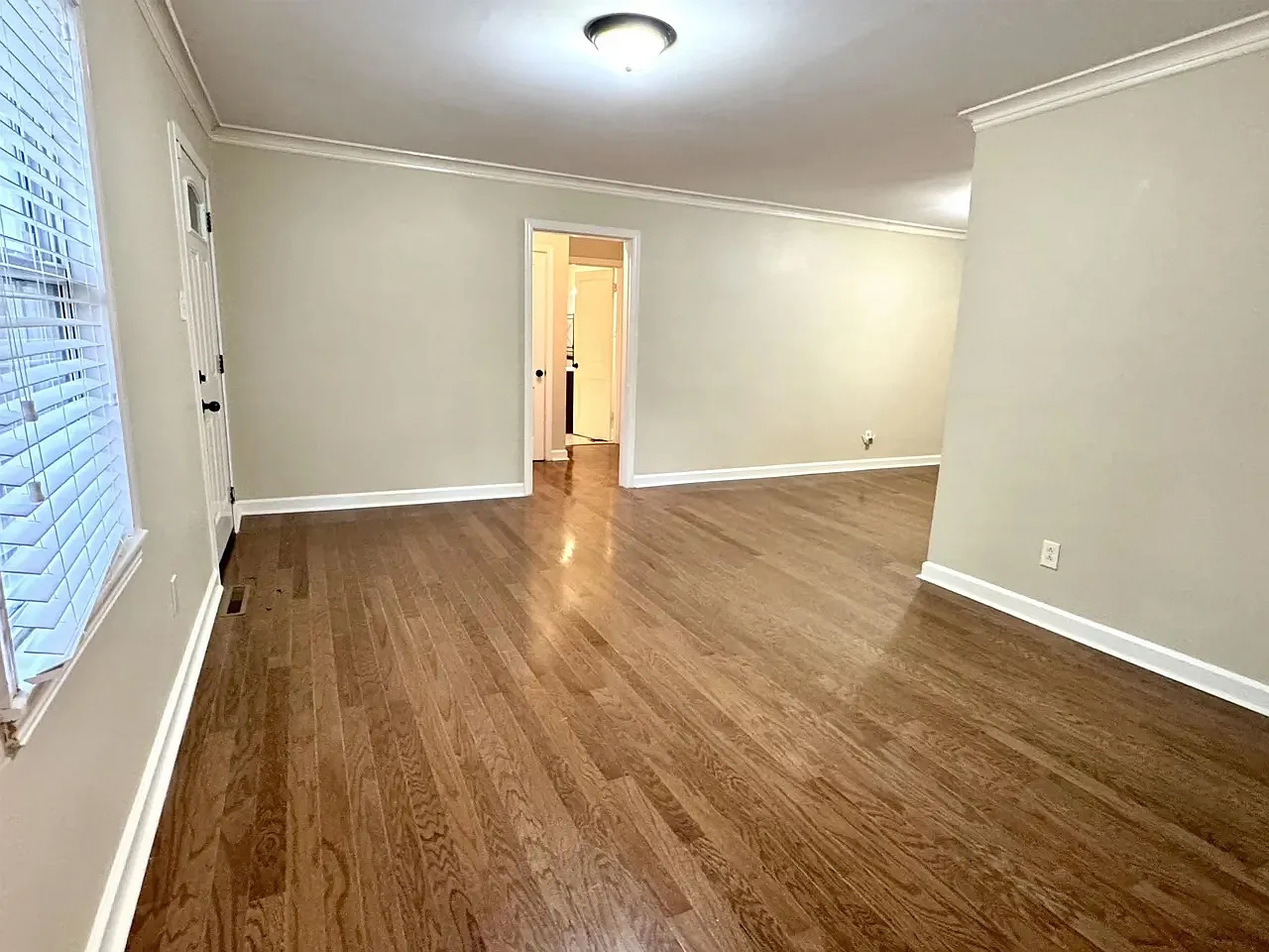 3 bed, 1907 sqft, $1,895 — Photo 2