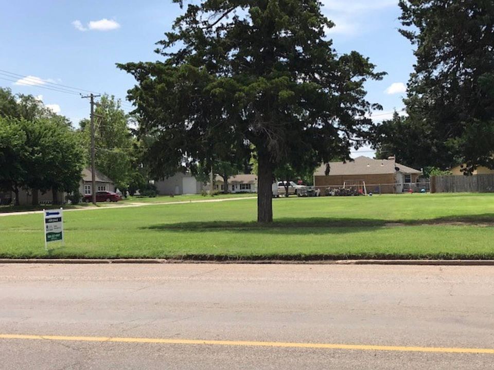 2nd image of 407 2nd St
