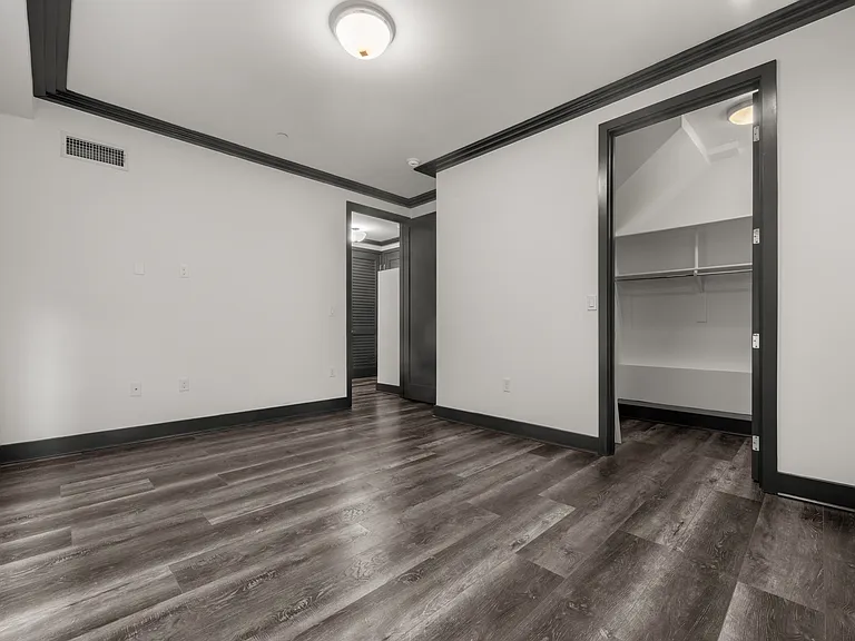 2131 S Beverly Glen — Photo 33