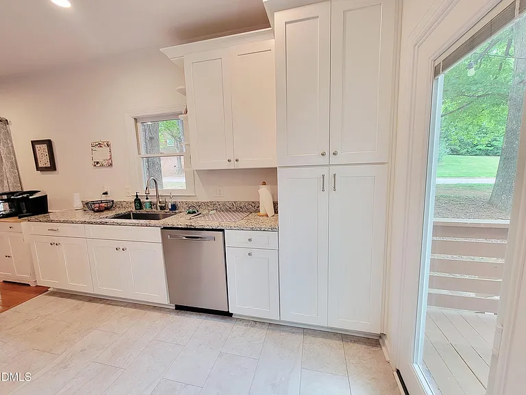 207 Danforth Dr — Photo 14
