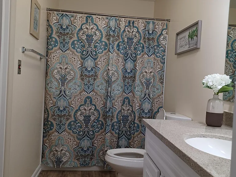 582 Moull St — Photo 32