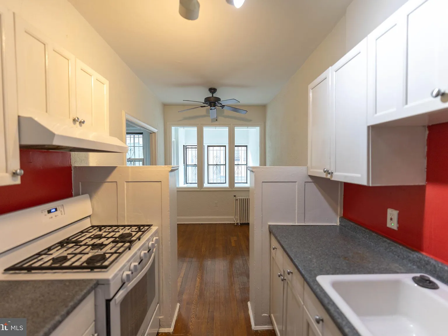 2032 Belmont Rd NW — Photo 3