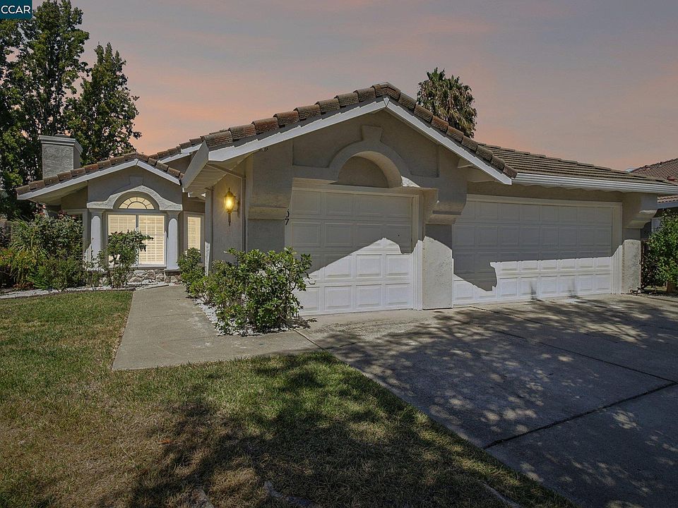 1st image of 107 Woodstock Ct
