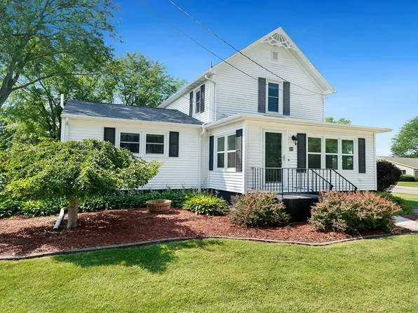 203 E 9th St, Pecatonica, IL 61063