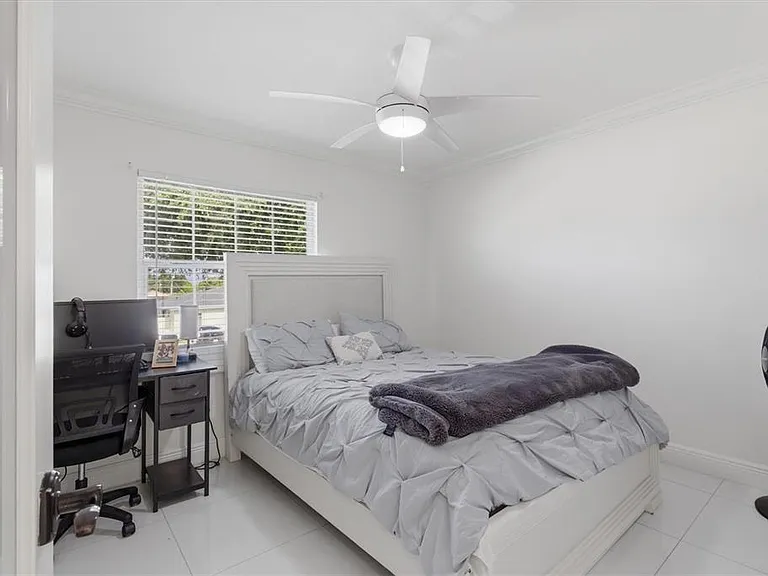 6611 N Hale Ave — Photo 30