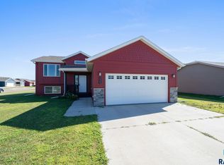 605 Prairieside Trl, Harrisburg, SD 57032