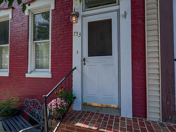 5th image of 753 Locust St