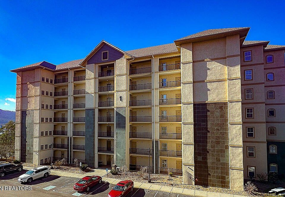 1st image of 124 Plaza Dr #1502