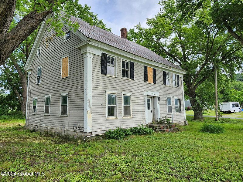 3rd image of 1004 Old County Lane
