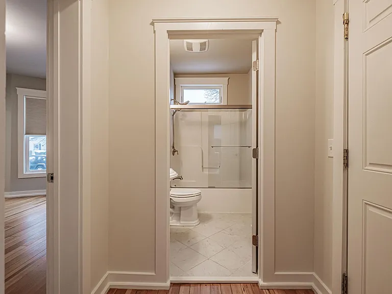 813 Brighton Ave #1 — Photo 34