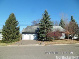 6472 45th St N, Oakdale, MN 55128