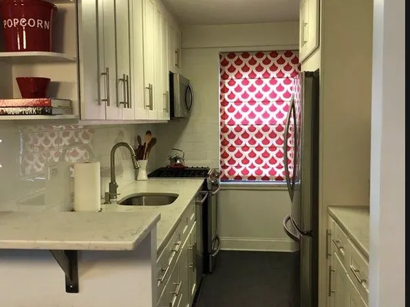 200 East 36th Street image 1 of 8