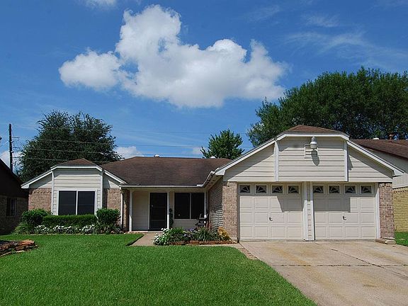 2nd image of 18815 Pine Trace Ct