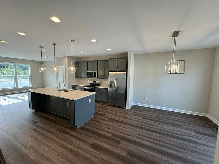 3427 Monterey Dr — Photo 5