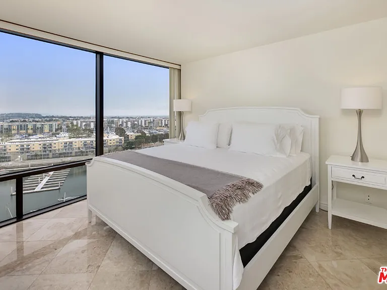 4267 Marina City Dr #908 — Photo 10