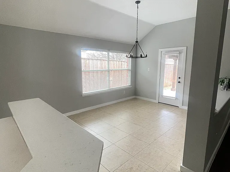 8375 Towne Bridge Dr — Photo 7