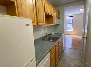 425 W 45th St APT 3FE, New York, NY 10036