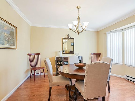 4th image of 128 Revere Dr